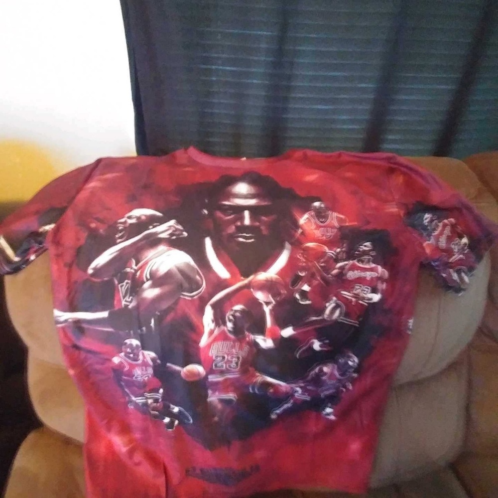 Shirts - Picture 3 of 4